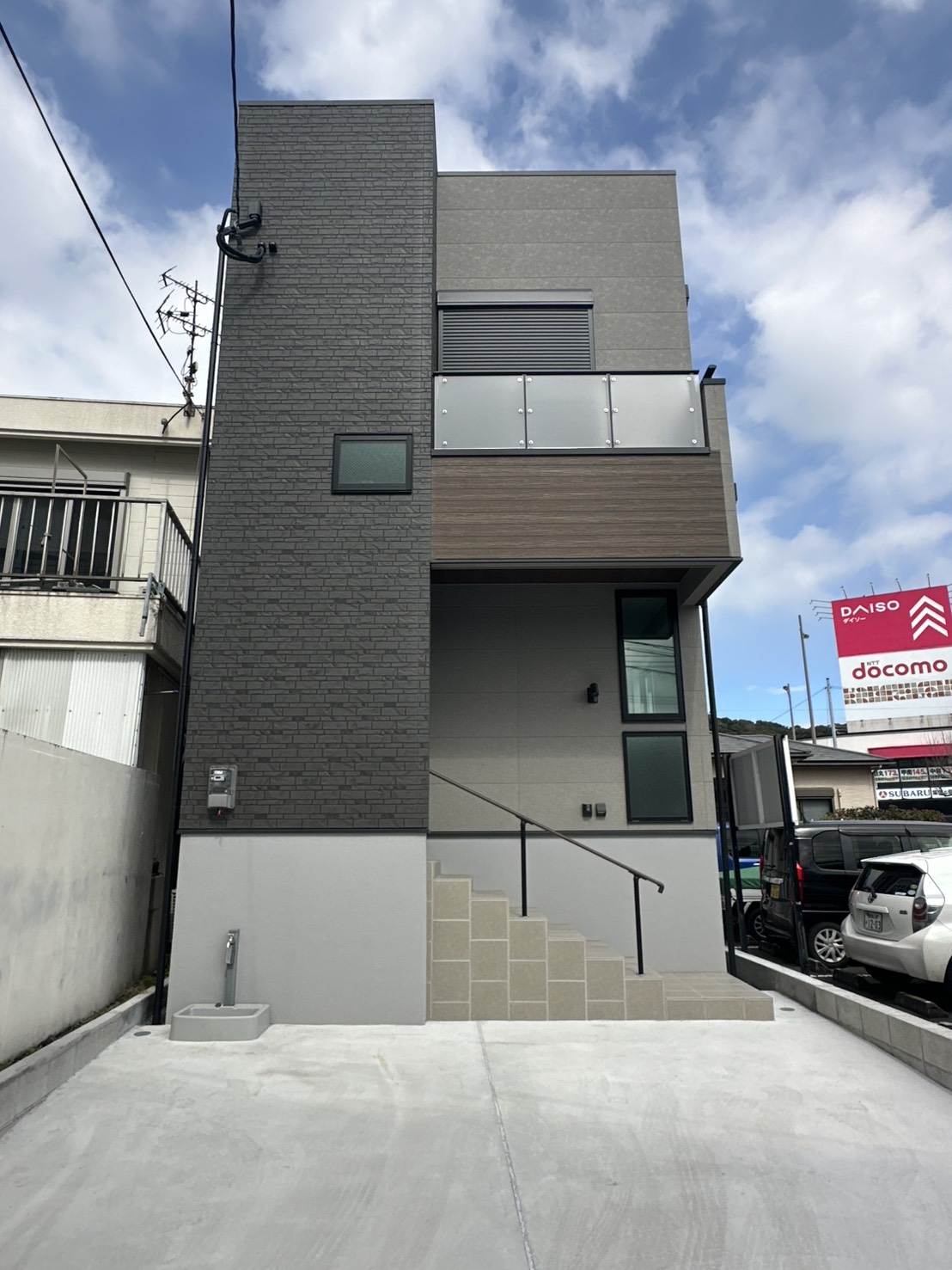 玉江小学校まで徒歩4分。屋上テラス付き新築住宅【鹿児島市下伊敷1丁目】